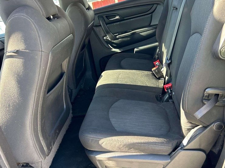 2016-chevrolet-traverse-image-22