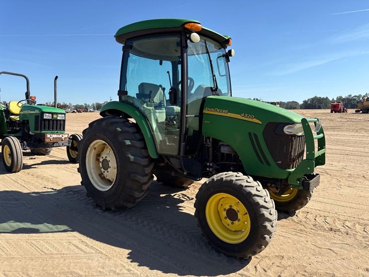 john-deere-4320-image-4