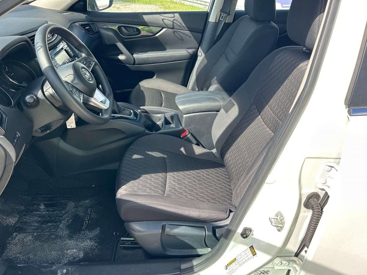 2020-nissan-rogue-image-14