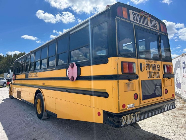 2007-freightliner-b2-image-4