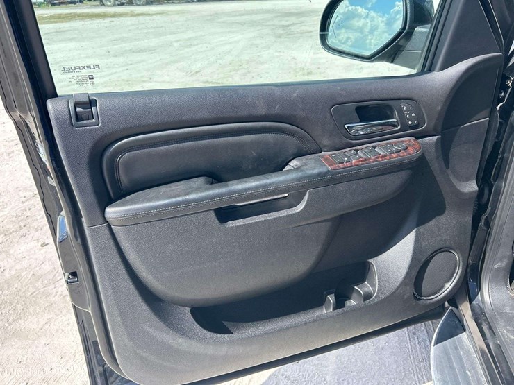 2013-gmc-yukon-denali-image-12