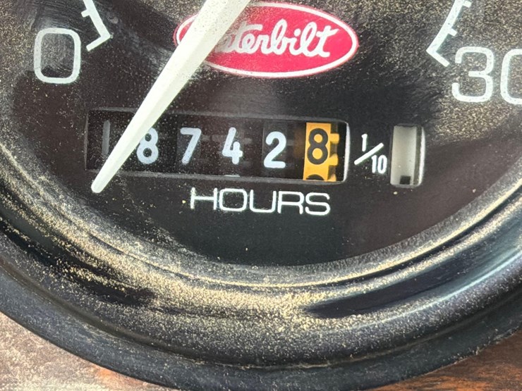 1997-caterpillar-18-image-22