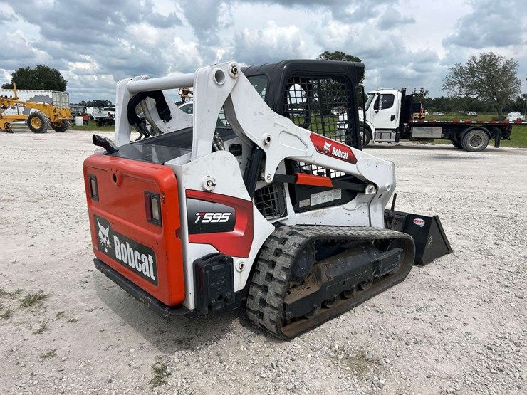 2020-bobcat-t595-image-3