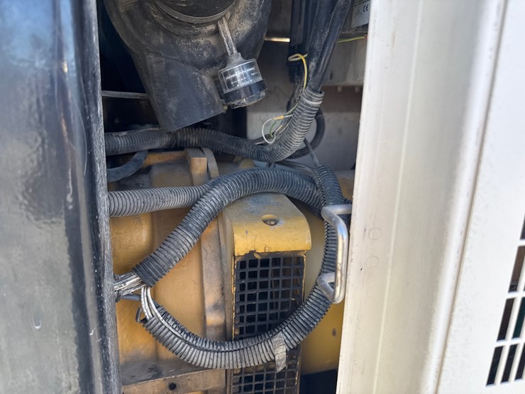 2007-caterpillar-xq20-image-26