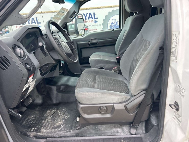 2013-ford-f550-image-12