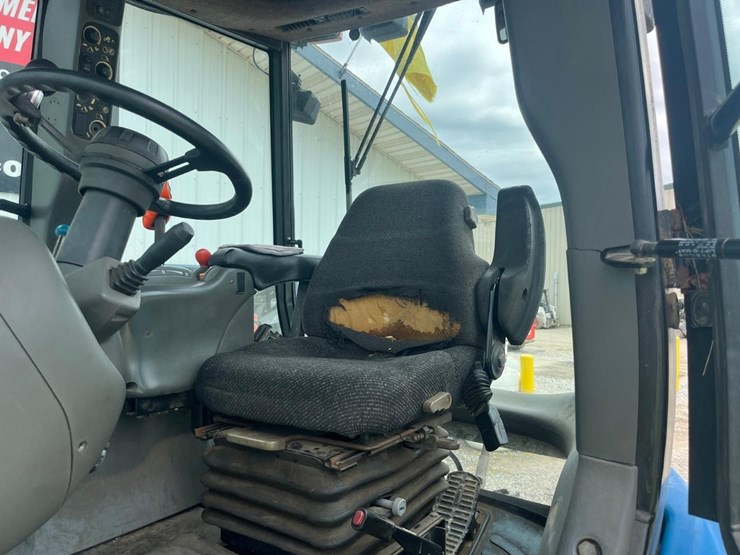 new-holland-tv140-image-23