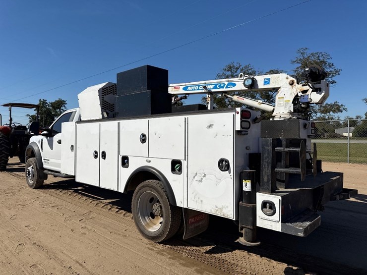 2017-ford-f550-xl-image-7