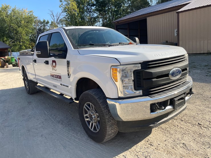 2017-ford-f250-xl-image-3