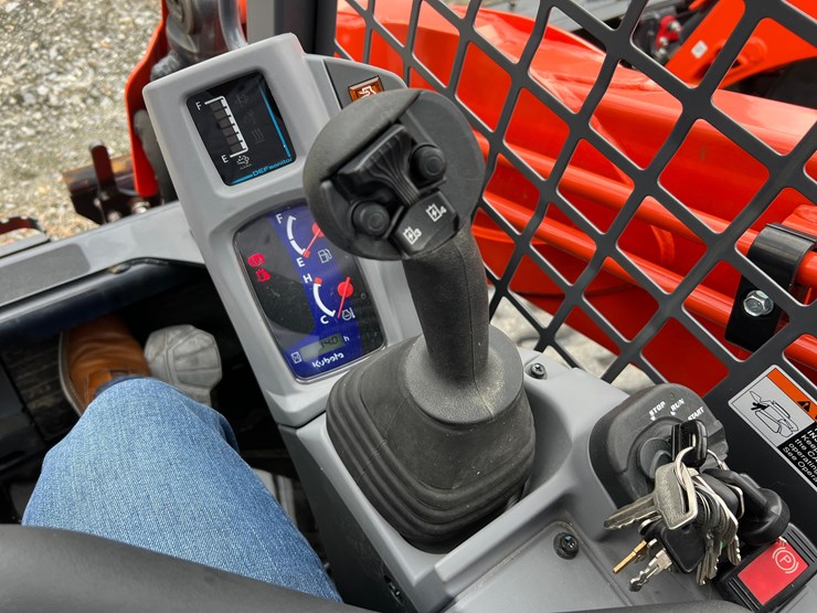 2023-kubota-svl97-2-image-5