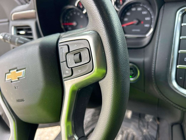 2023-chevrolet-tahoe-image-16