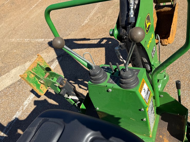 john-deere-3025e-image-39