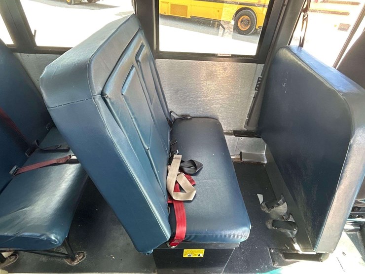 2008-freightliner-b2-image-21