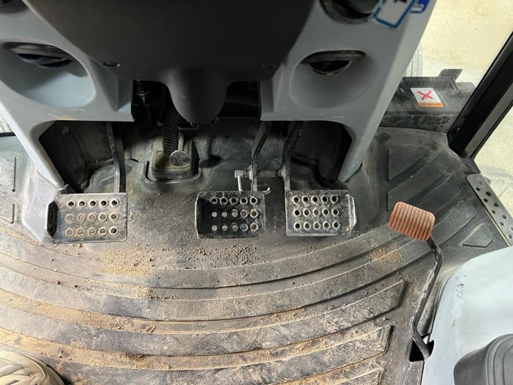 new-holland-t4.75-image-27