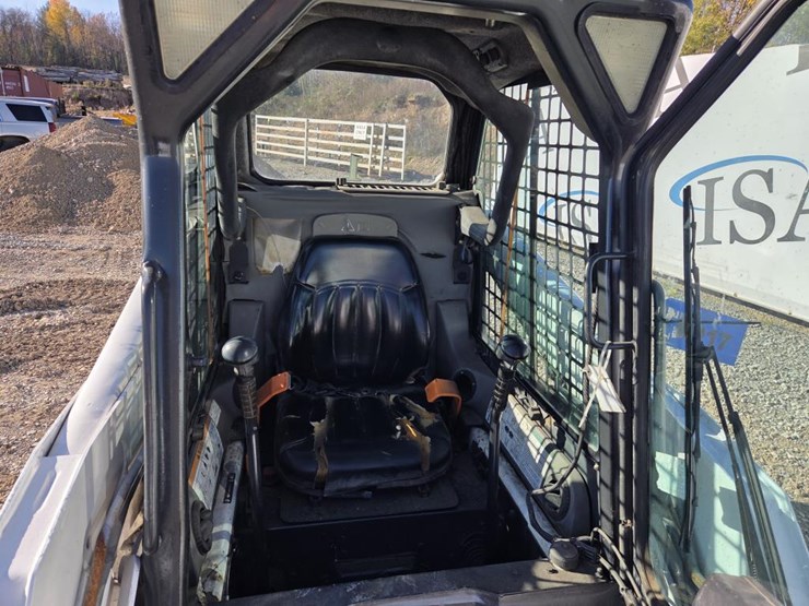 2003-bobcat-s160-image-38