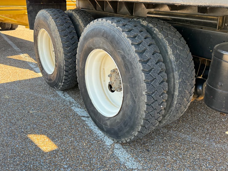 1992-international-4000-image-19