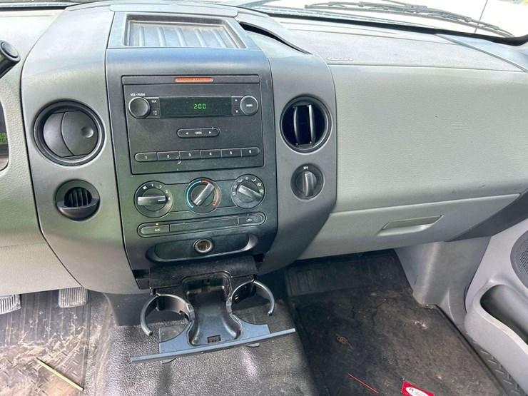 2005-ford-f150-image-18