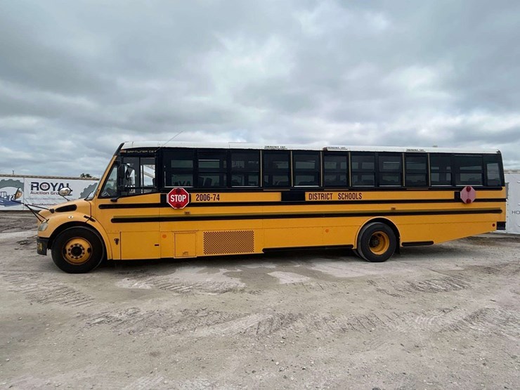 2007-freightliner-b2-image-30