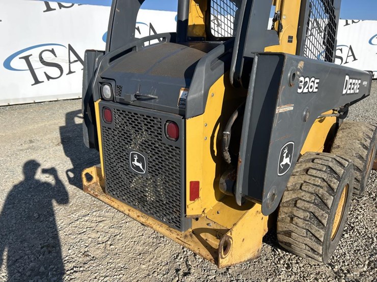 2016-deere-326e-image-24