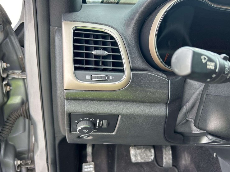 2017-jeep-grand-cherokee-image-15