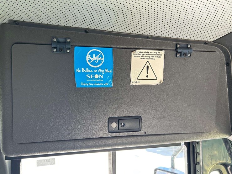 2007-freightliner-b2-image-14