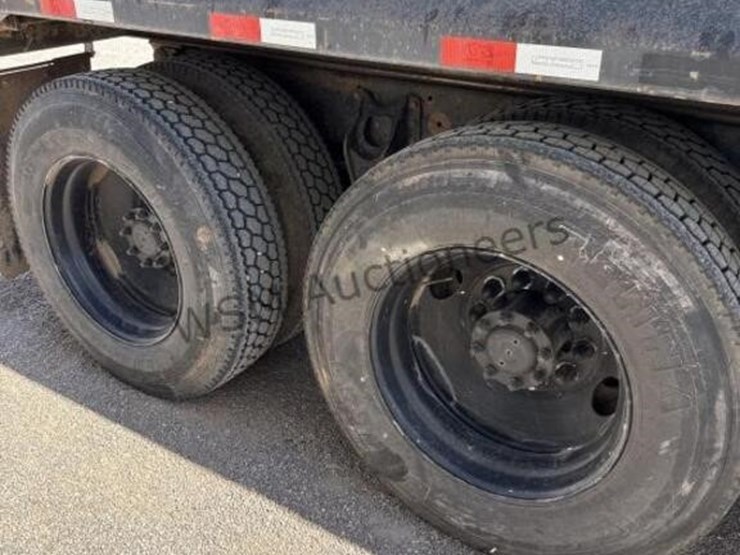 international-9400-image-7