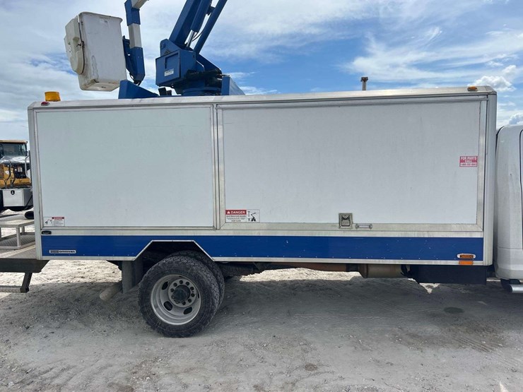 2015-ram-5500-versalift-sst-40ne-40ft-sign-bucket-truck-image-18