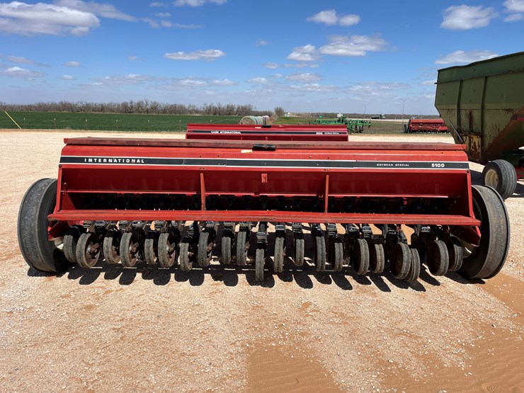 case-ih-5100-image-10
