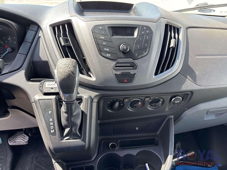 2016-ford-transit-image-18