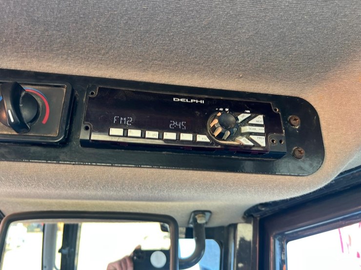 2016-case-850m-lt-image-32