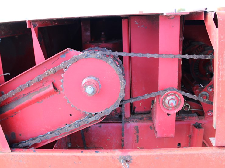 new-holland-315-image-21