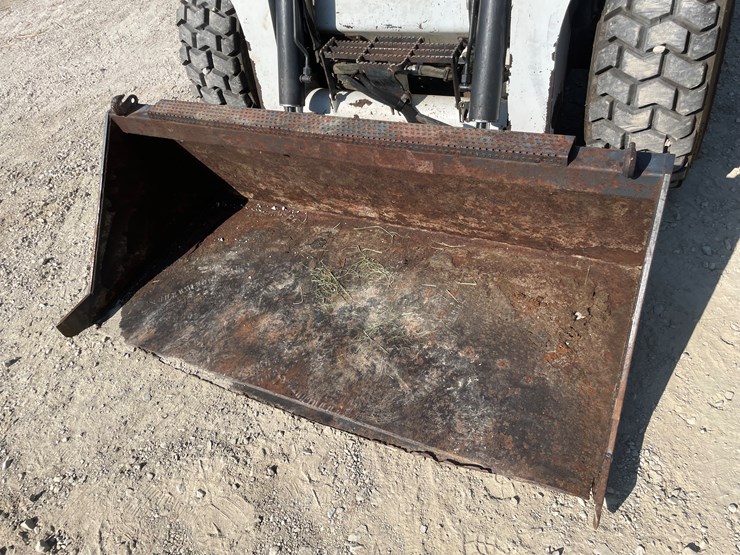 2011-bobcat-s650-image-23