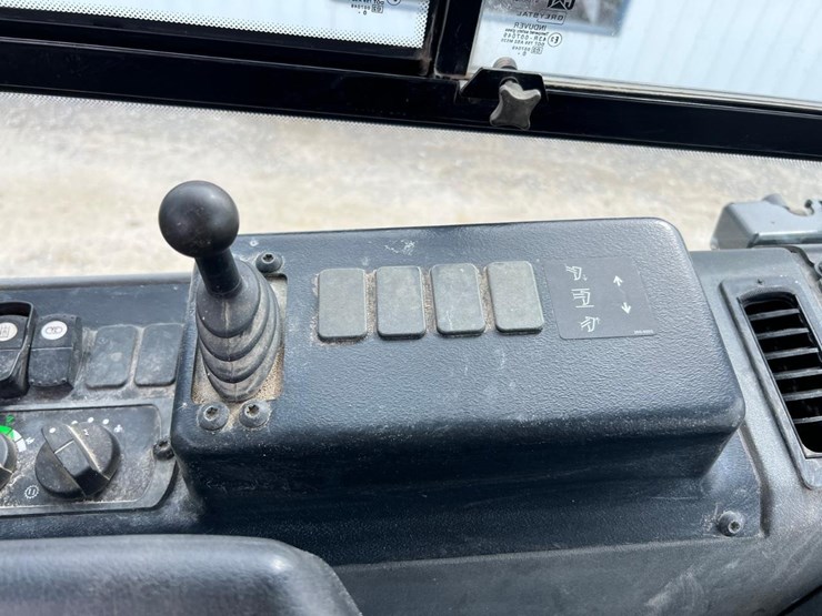 2021-caterpillar-d4-image-35