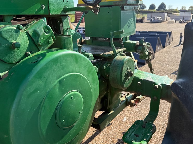 john-deere-70-image-16