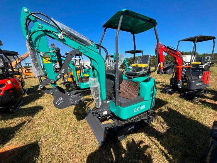 unused-cfg-qk16r-mini-excavator-(rato-15hp-bkt-image-1