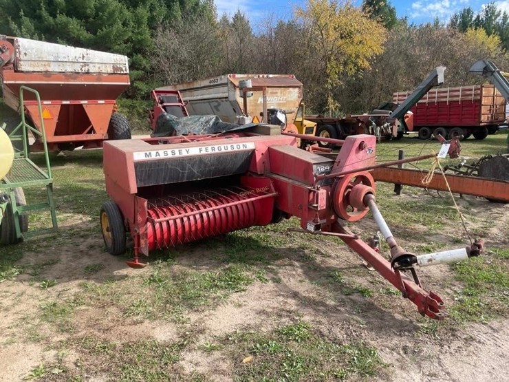 massey-ferguson-124-image-1