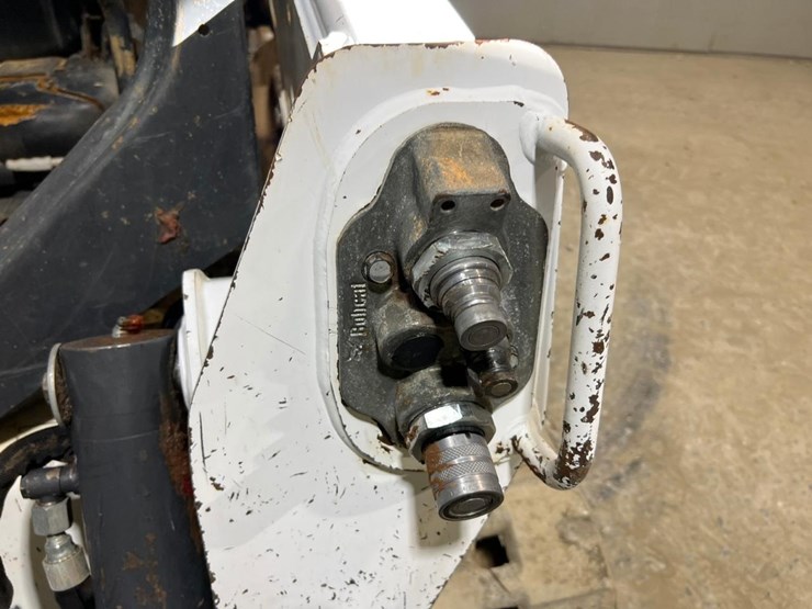 2019-bobcat-t550-image-11