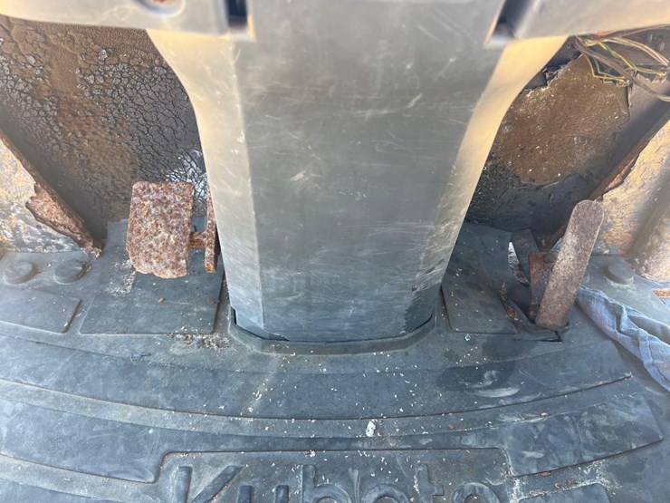 2019-kubota-r630-image-31