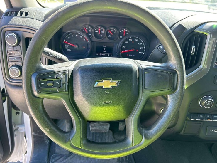 2022-chevrolet-silverado-image-12