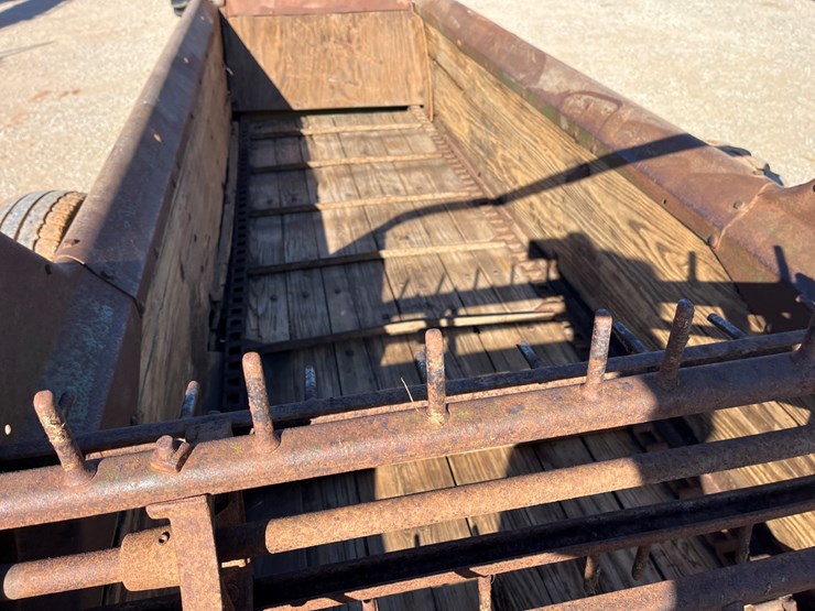 #t15024-•-john-deere-manure-spreader-image-9