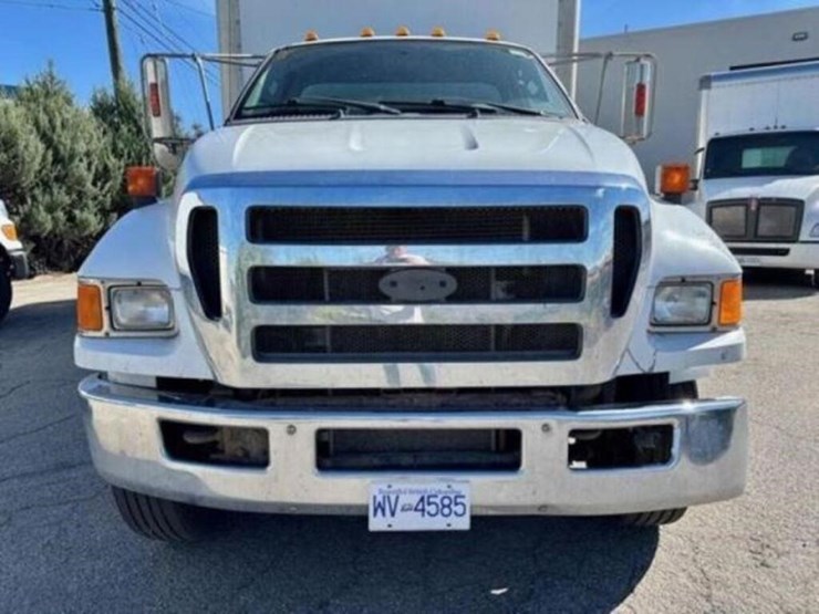 2013-ford-f750-xl-image-17