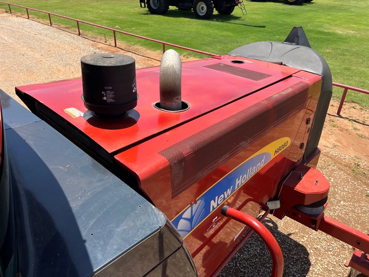 2009-new-holland-h8060-image-23