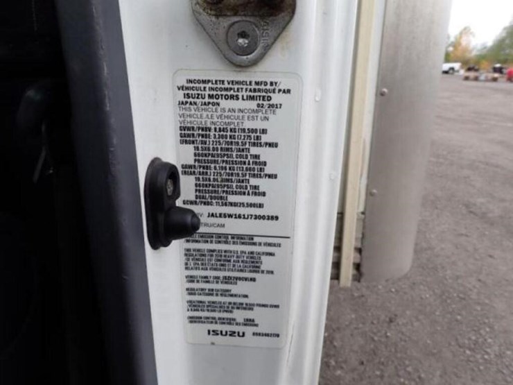 2018-isuzu-nrr-image-10