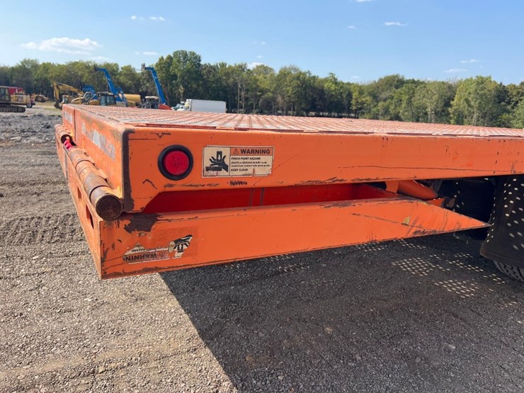 2016-peterbilt-pb337-flatbed-truck-image-19