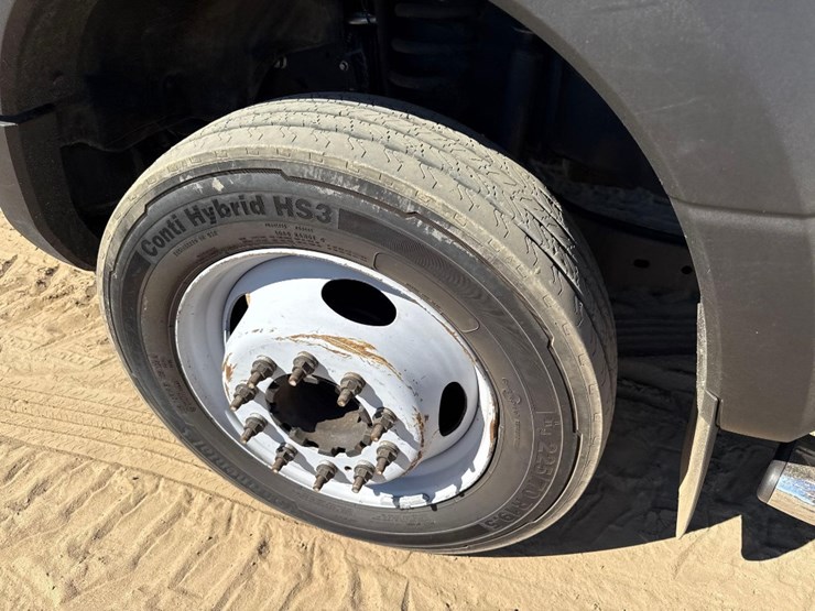 2017-ford-f450-xl-image-10