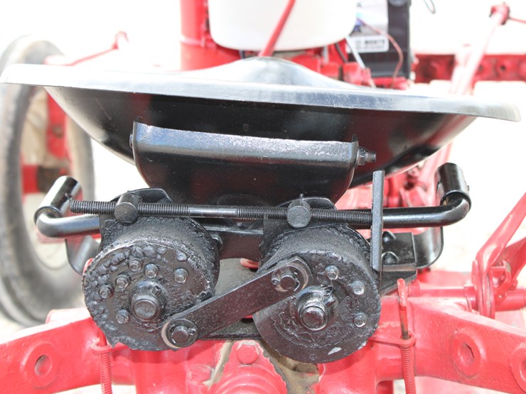 1957-ford-850-image-15