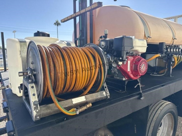 2013-ford-f550-image-11