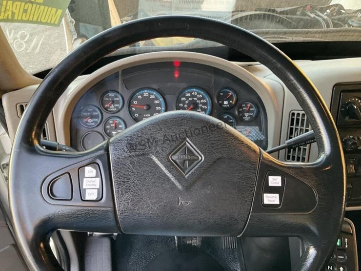 2008-international-7400-image-19