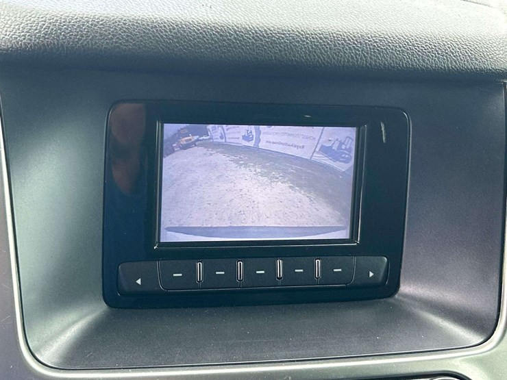 2016-chevrolet-tahoe-image-16