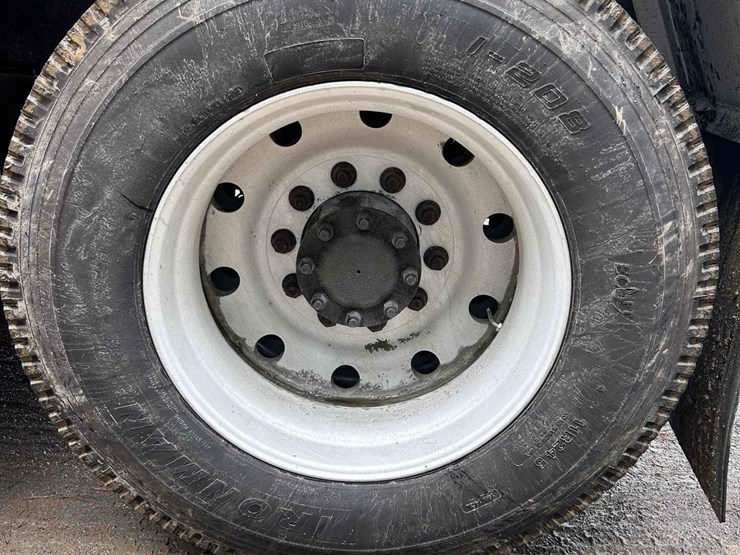 2008-peterbilt-388-image-7