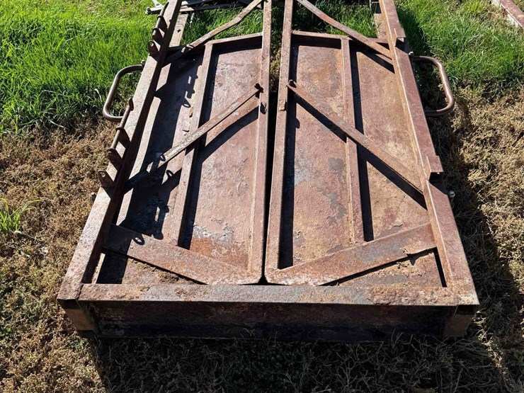 hyqual-adjustable-livestock-alley-image-6